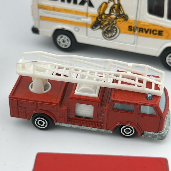 Lot of collectibles diecast cars - Picture 3 of 7